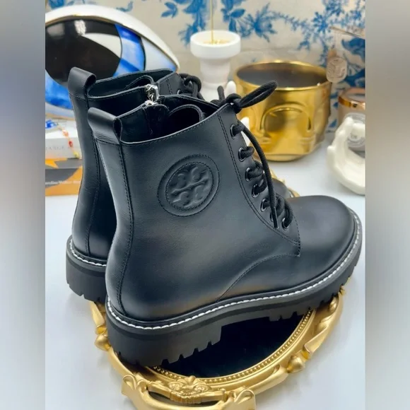 🆕 TORY BURCH 🧿 NWOB Miller Lug Sole Boots, Black Leather - Sz 6 - Picture 5 of 14